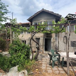 Астарта-Х Консулт продава къща в село Орлово