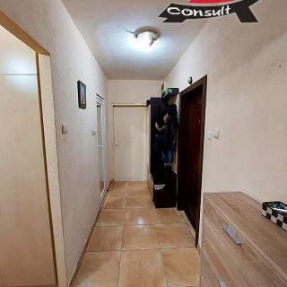 Астарта-Х Консулт продава двустаен апартамент в жк Орфей