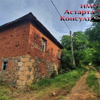 Астарта-Х Консулт продава къща в село Орешец